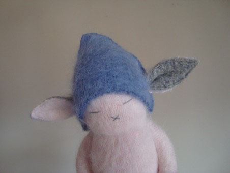 A knit and needle-felted bunny by Sonja Ahlers, illustration accompanies Sara Angels Guide 